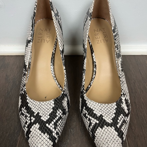 NWOT Naturalizer Snakeskin Women’s Heels - Picture 3 of 11